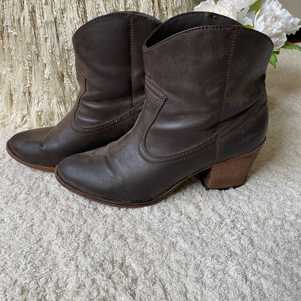 Bootie - Picture 4 of 6